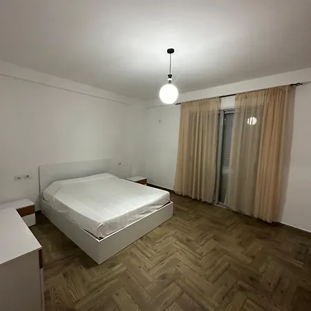 Apartament Ne Qender 아파트 Vlorë
