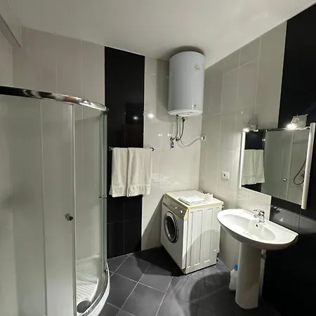 아파트 Apartament Ne Qender *