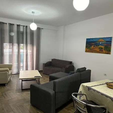 Apartament Ne Qender 아파트 *